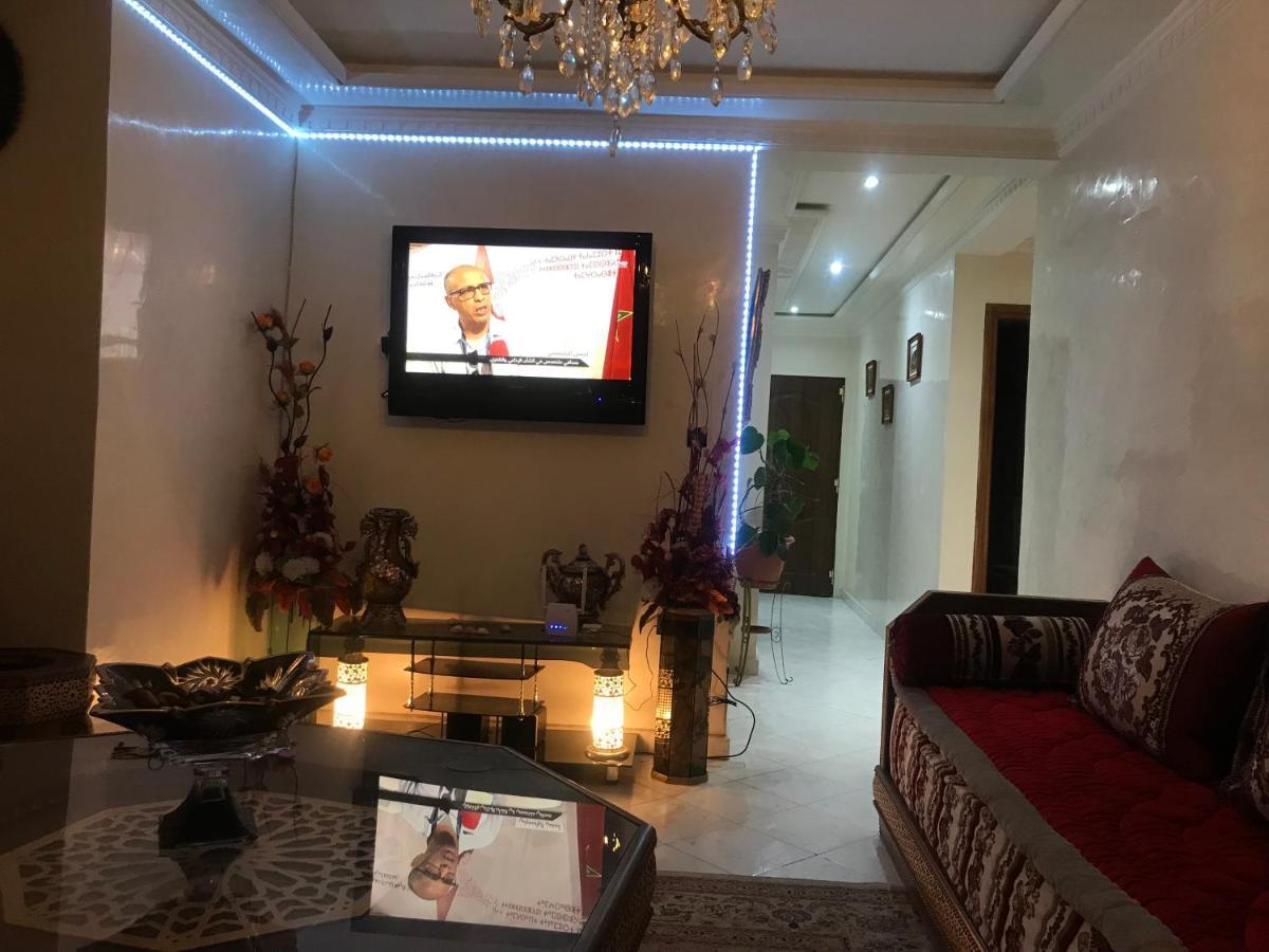Appartement Familal A Trois Chambres En Face Marjane & Hotel Ahlen Tanger Buitenkant foto